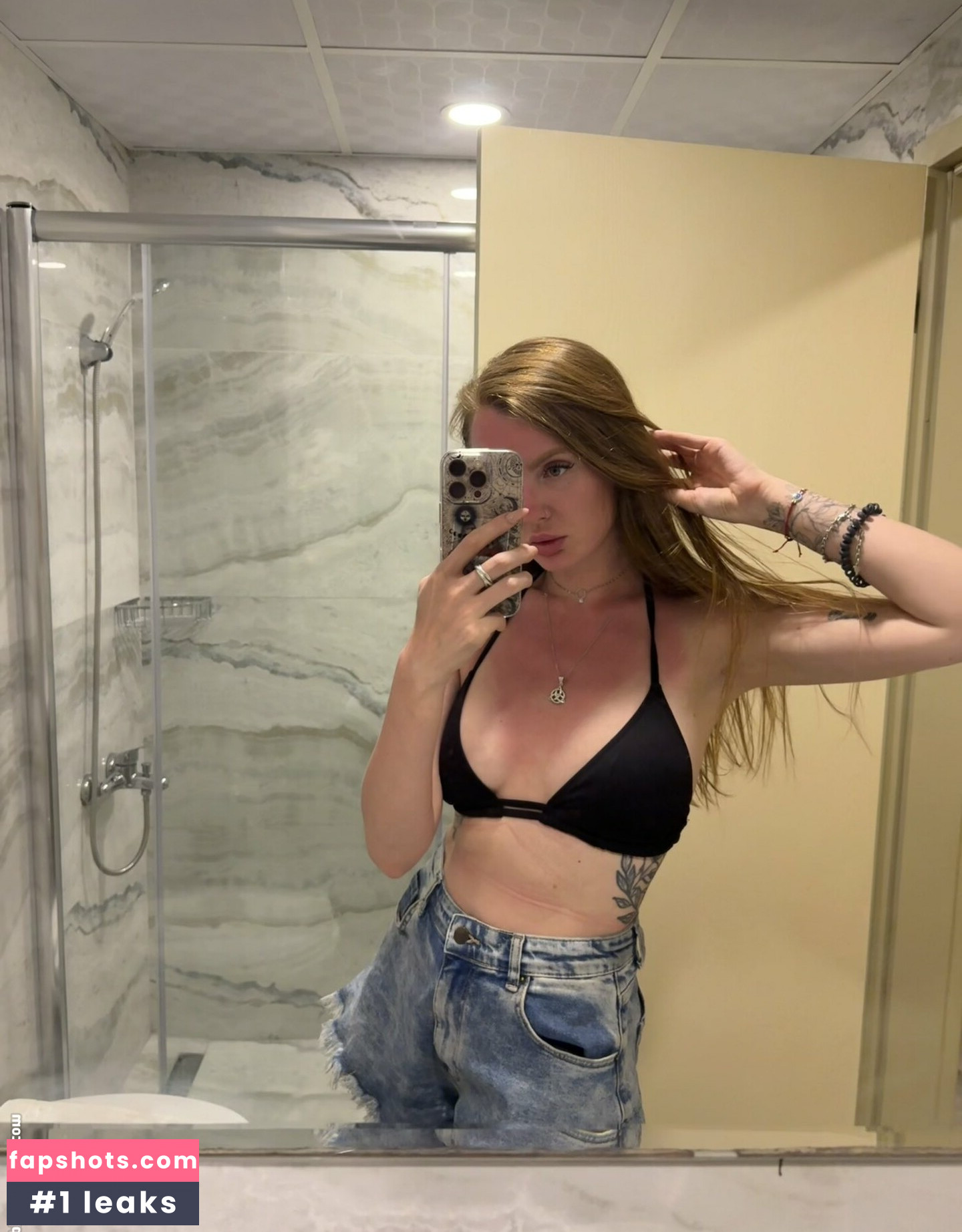 Liana_Fox gallery photo #5