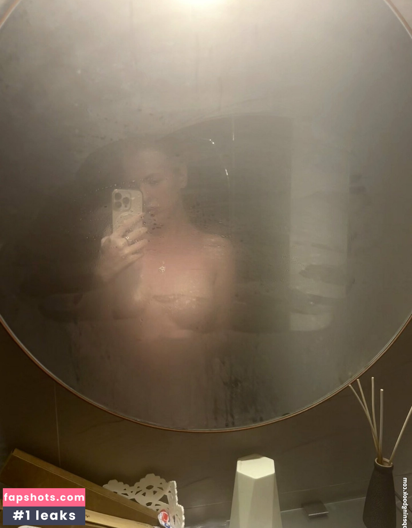 Liana_Fox gallery photo #7