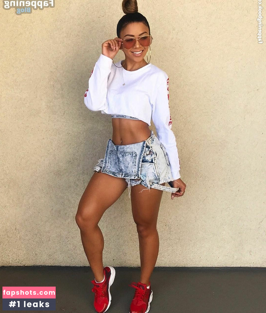 Liane Valenzuela gallery photo #12