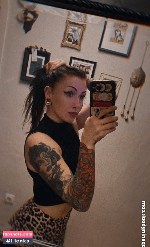 LiaxRose gallery photo #6