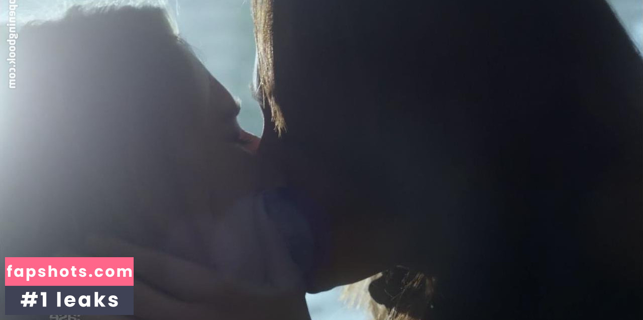 Libby Tanner gallery photo #8