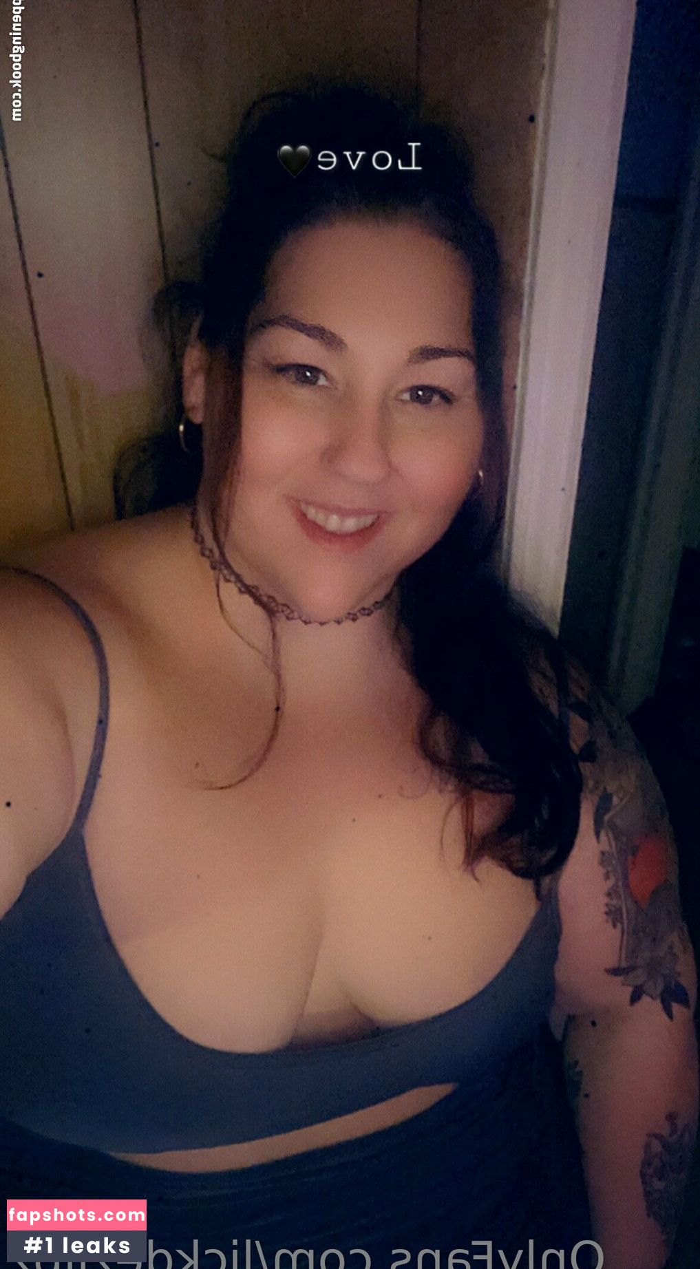 lickdezlipz nude babe gallery