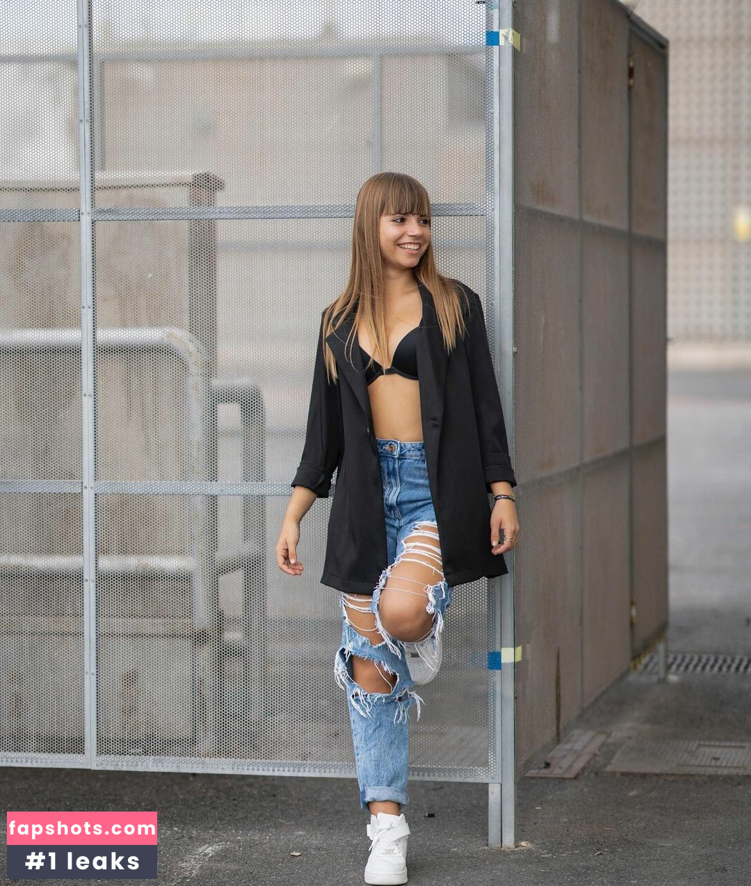 LidiaIzquierdo gallery photo #9