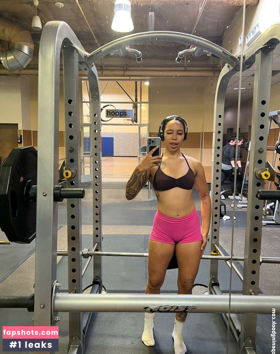 lightskin gallery photo #3