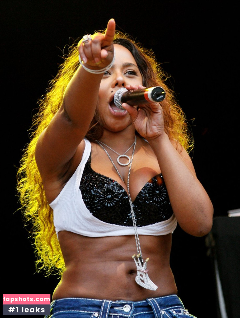 Lil' Kim gallery photo #106