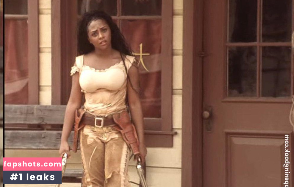 Lil' Kim gallery photo #59