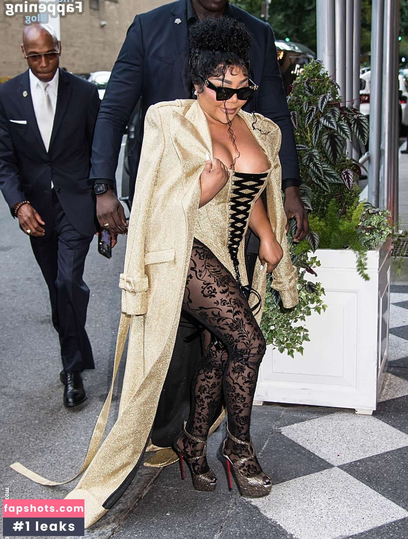 Lil' Kim gallery photo #7