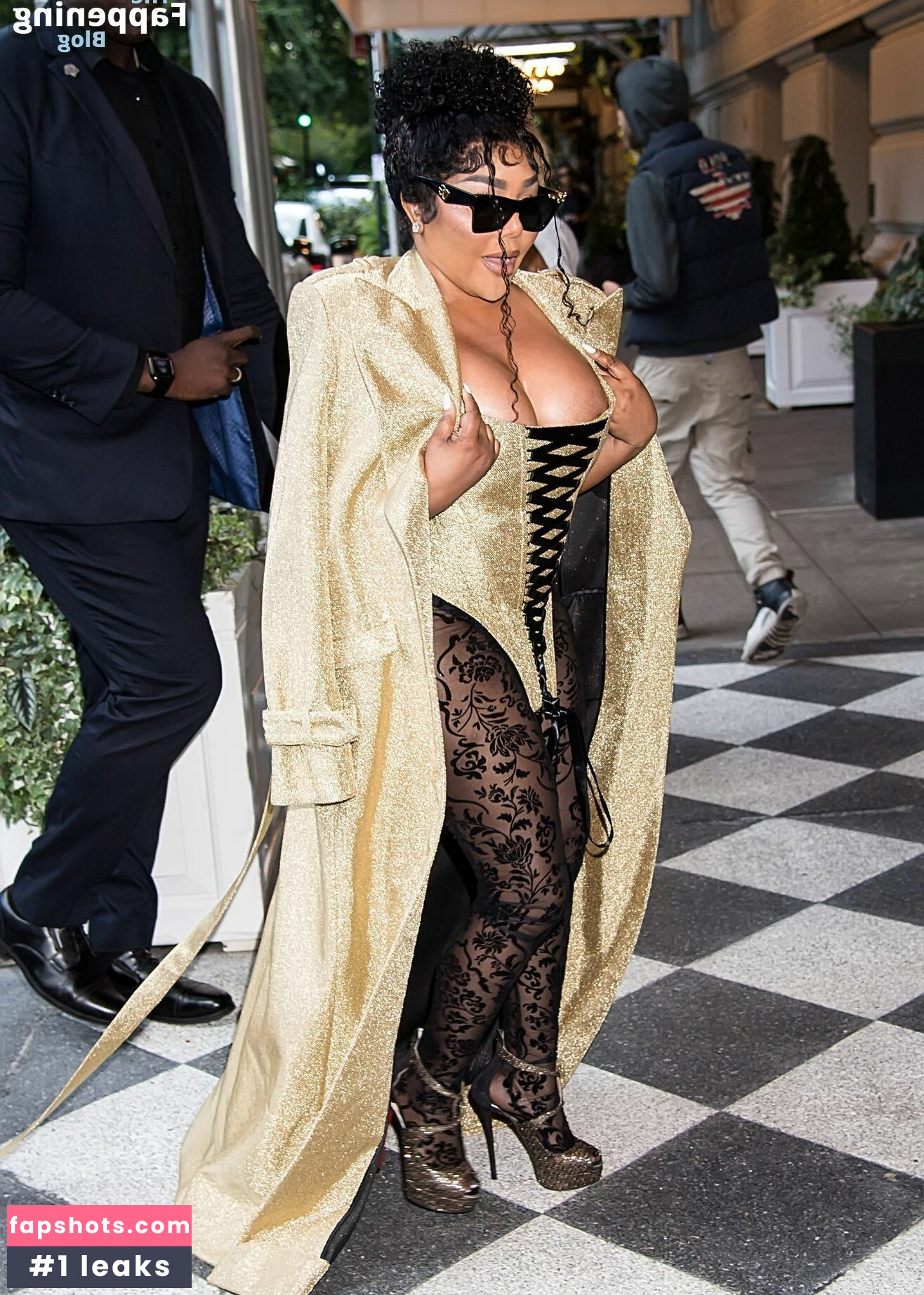 Lil' Kim gallery photo #8