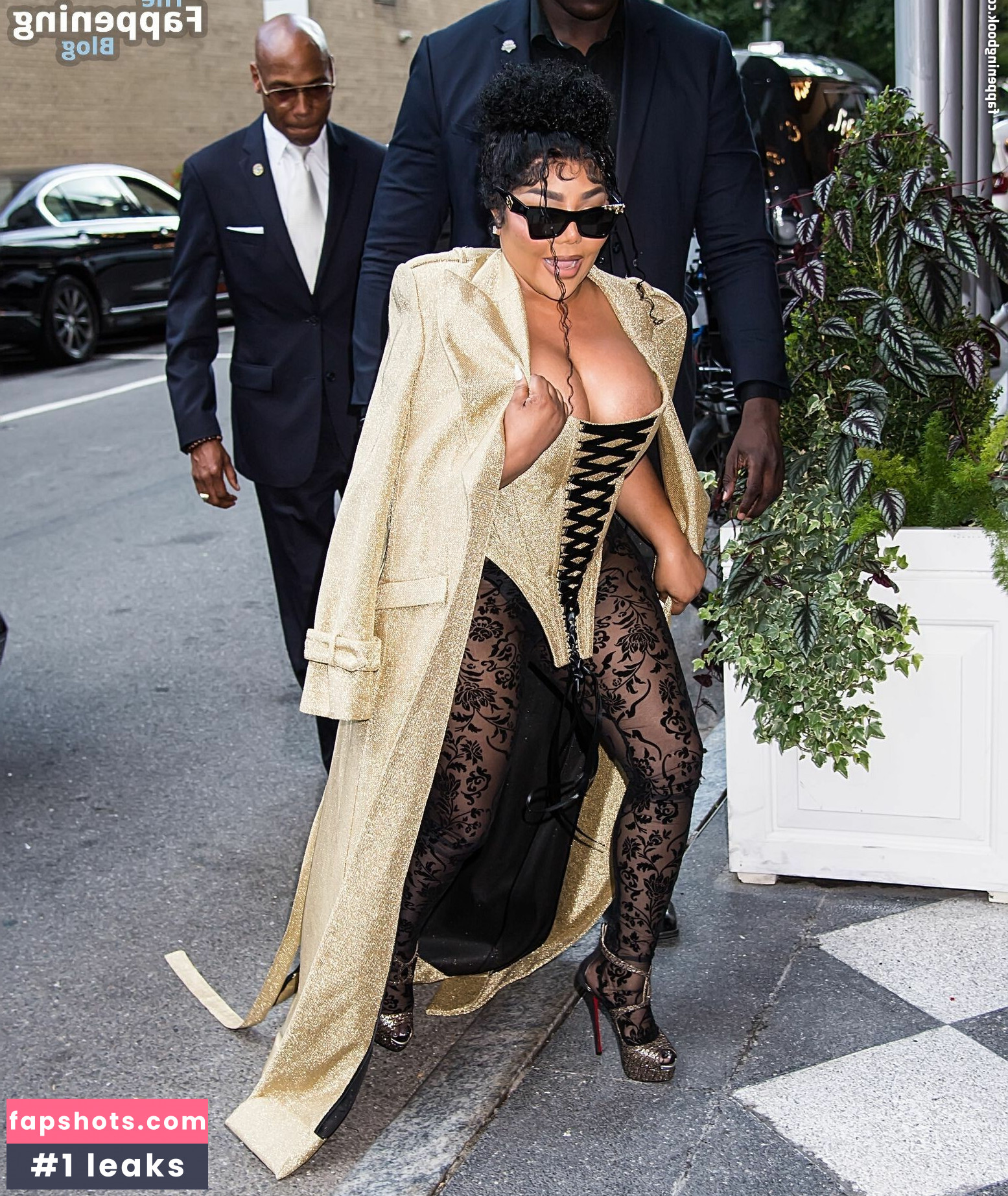 Lil' Kim gallery photo #9