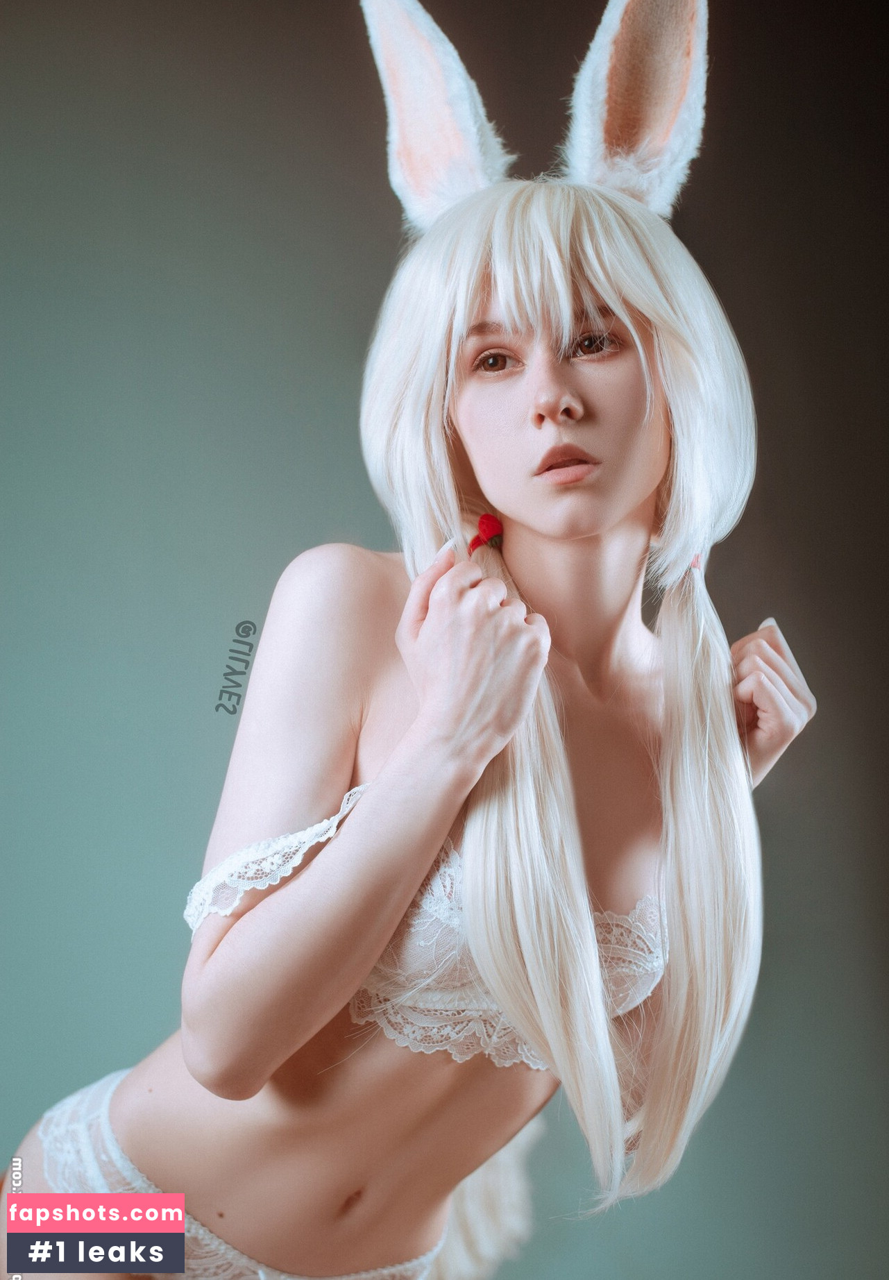 Lil Yves gallery photo #54