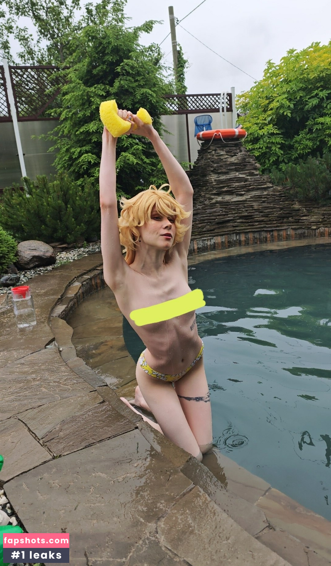 Lil Yves gallery photo #8