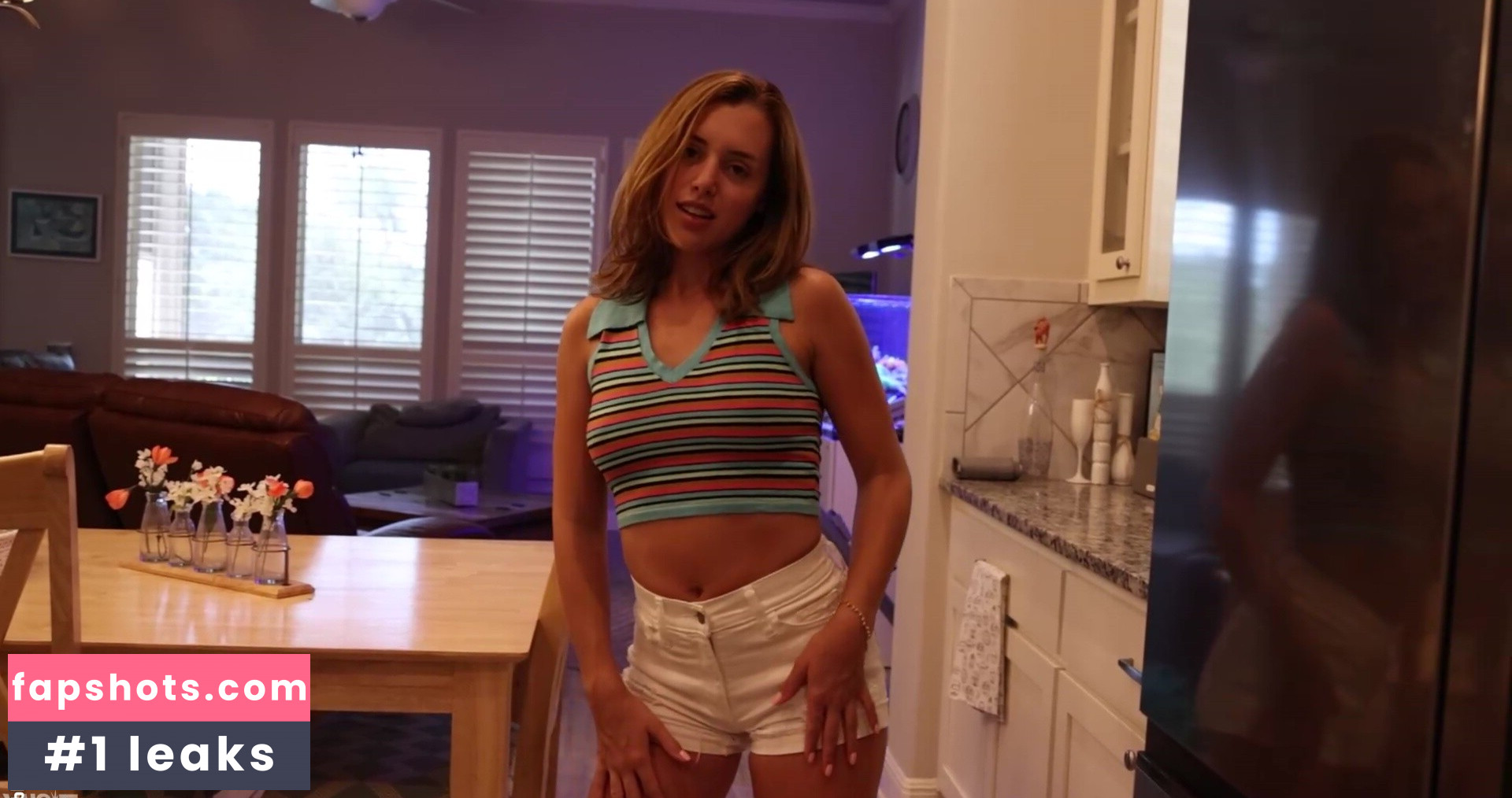 Lila Love gallery photo #23