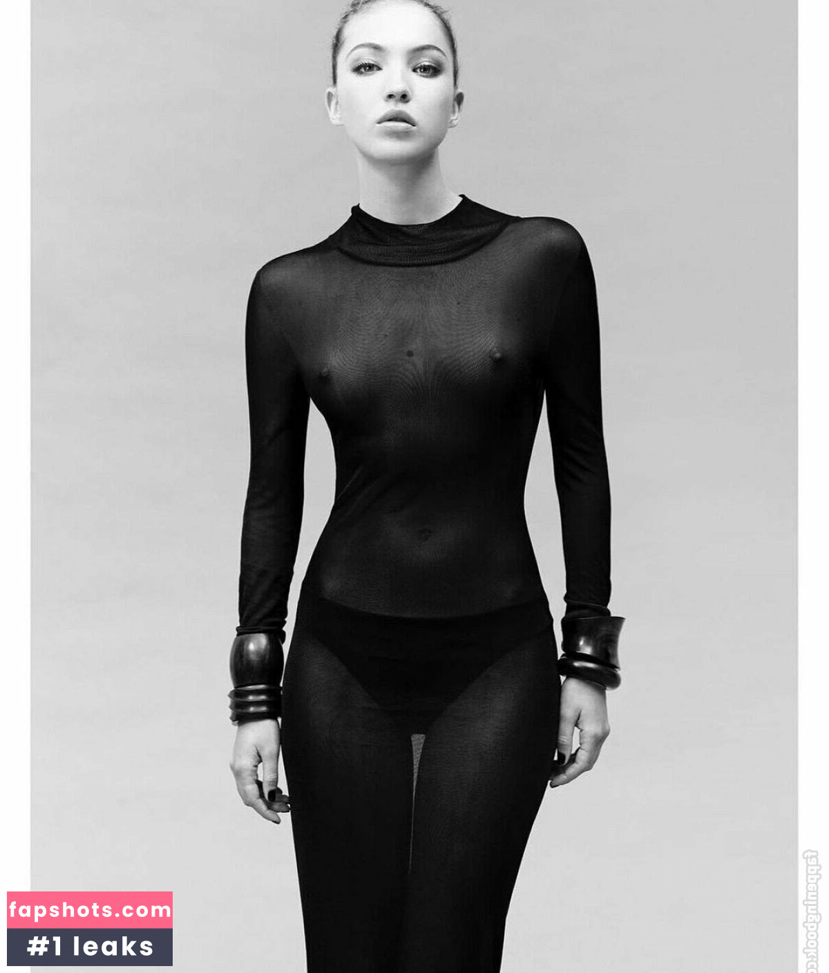 Lila Moss gallery photo #17