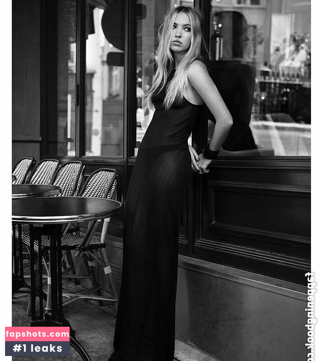 Lila Moss gallery photo #21