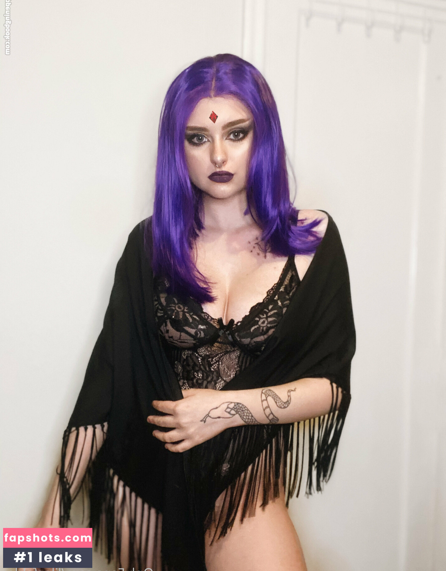 Lilacfables gallery photo #57