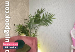 Lili_01 gallery photo #15