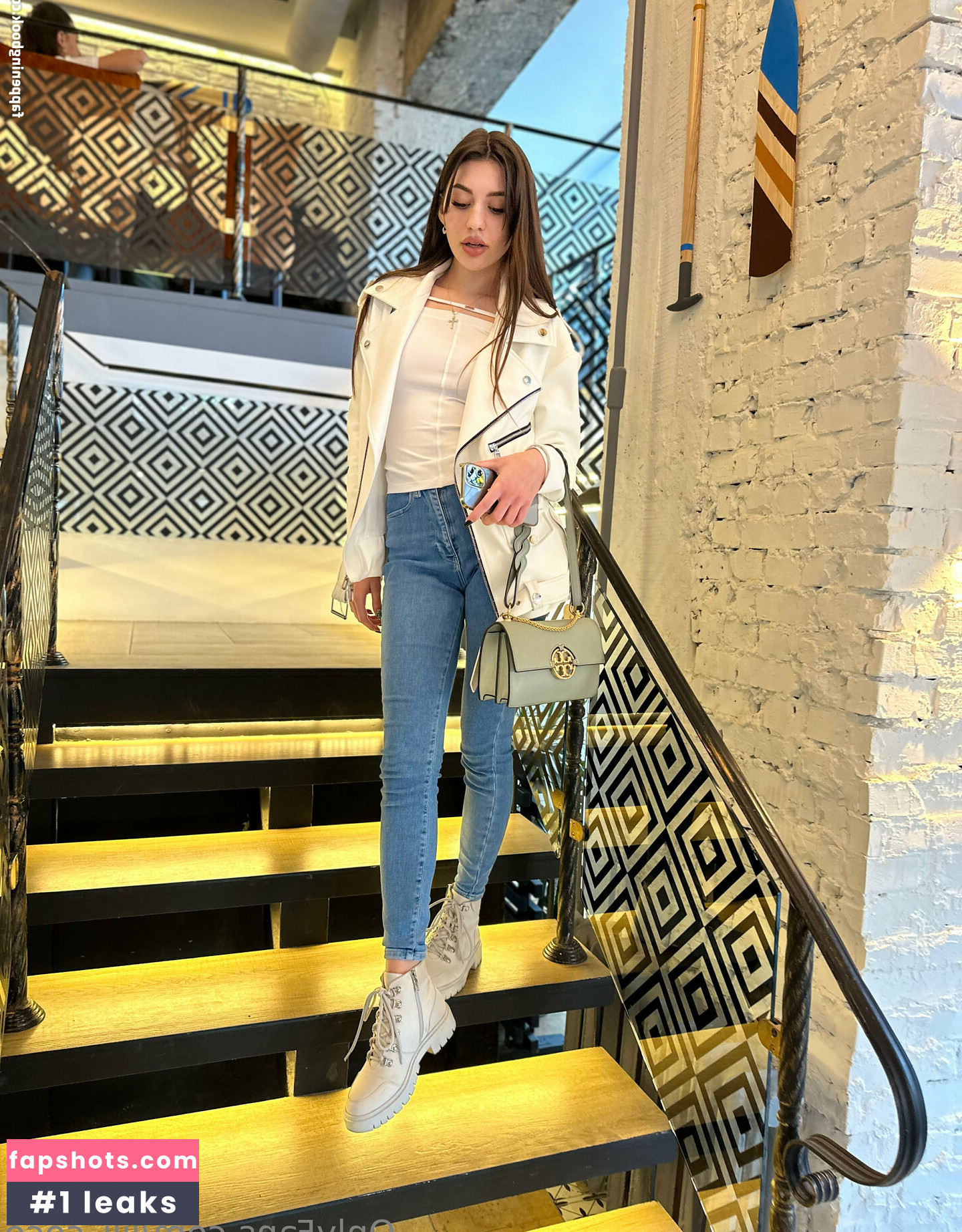 Lili Coco gallery photo #15