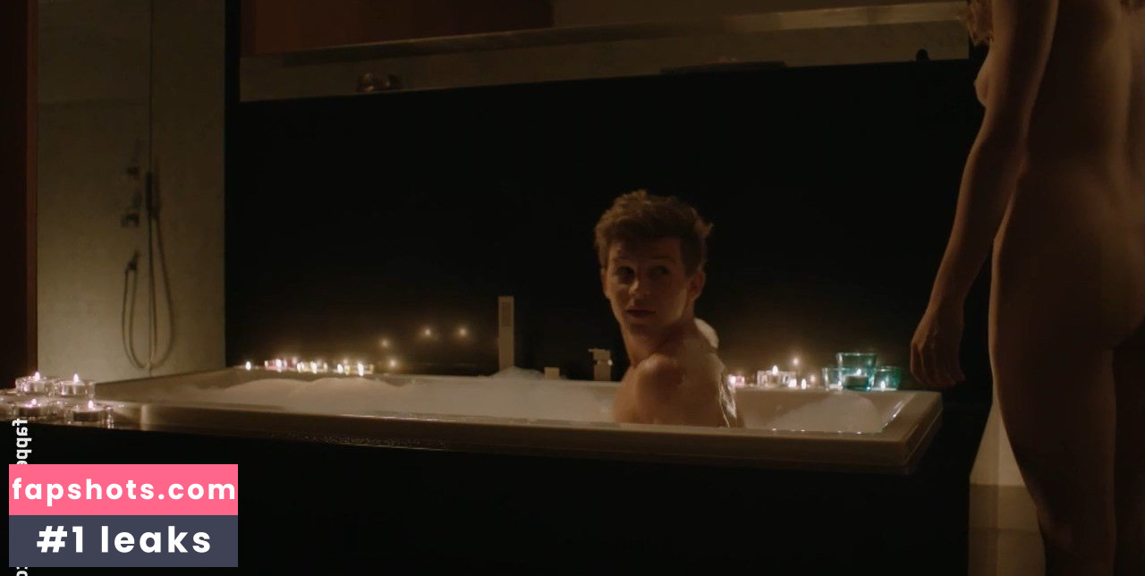 Lili Epply gallery photo #3