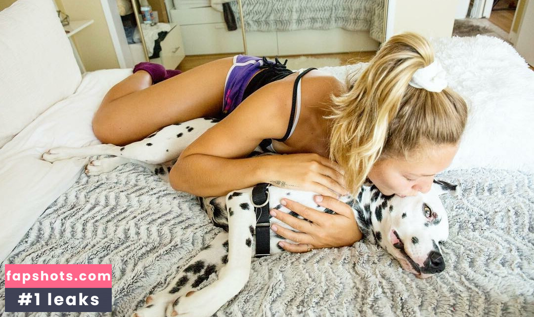 Lili Sepe gallery photo #15