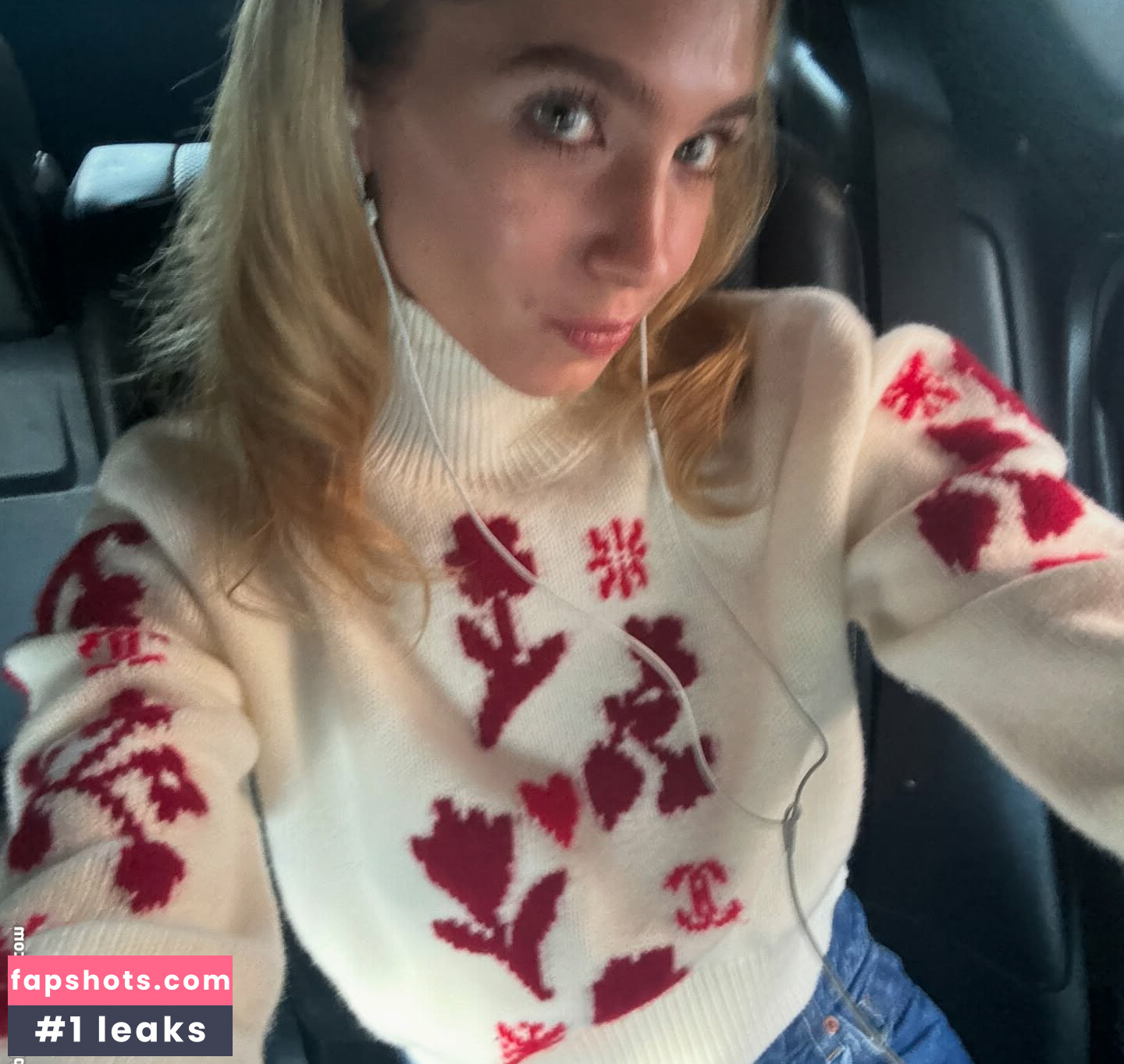 Lilia Buckingham gallery photo #12