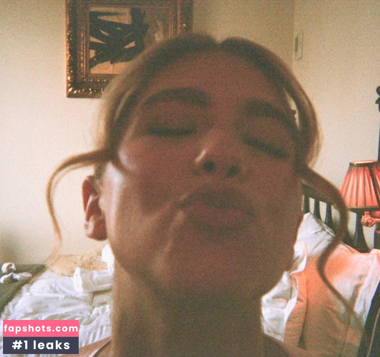 Lilia Buckingham gallery photo #15