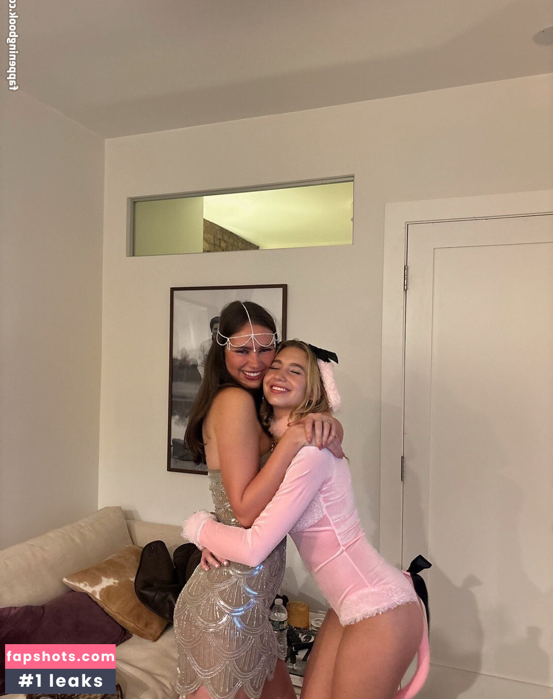 Lilia Buckingham gallery photo #20