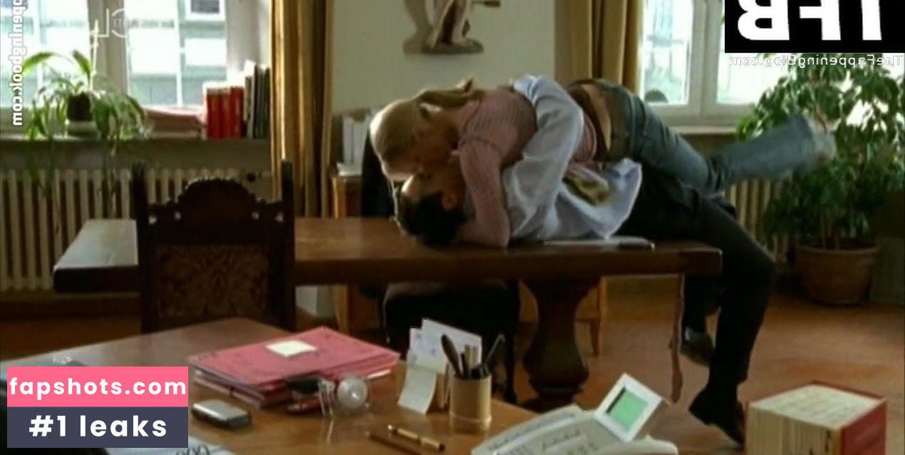 Lilian Klebow gallery photo #3