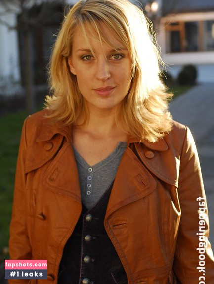 Lilian Klebow gallery photo #24