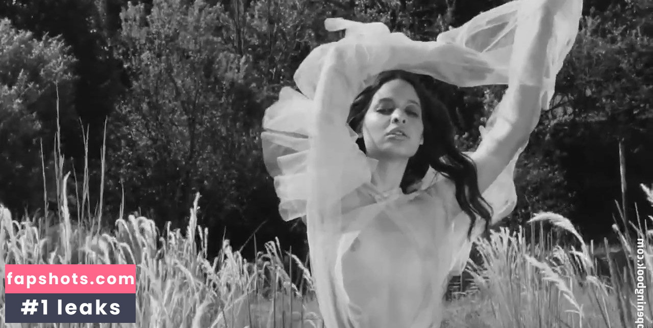 Liliana Camba gallery photo #17