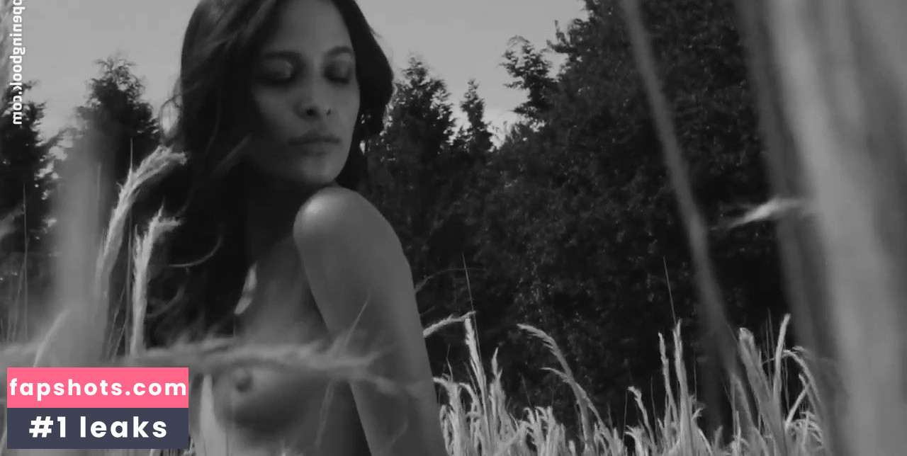 Liliana Camba gallery photo #23