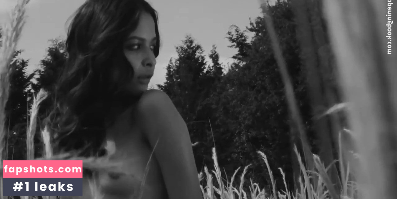 Liliana Camba gallery photo #24