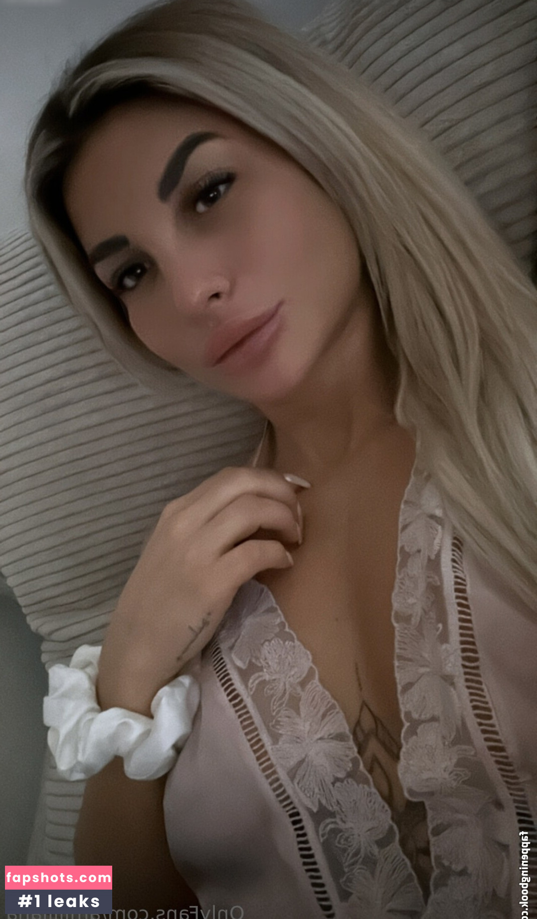 Liliana gallery photo #6