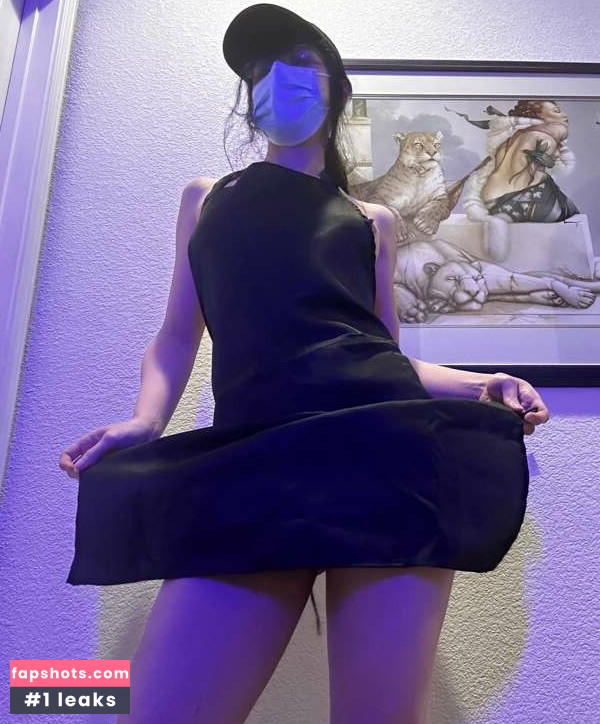 Lilith Lovett gallery photo #11