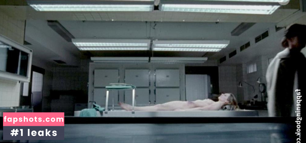 Lilith Stangenberg gallery photo #28