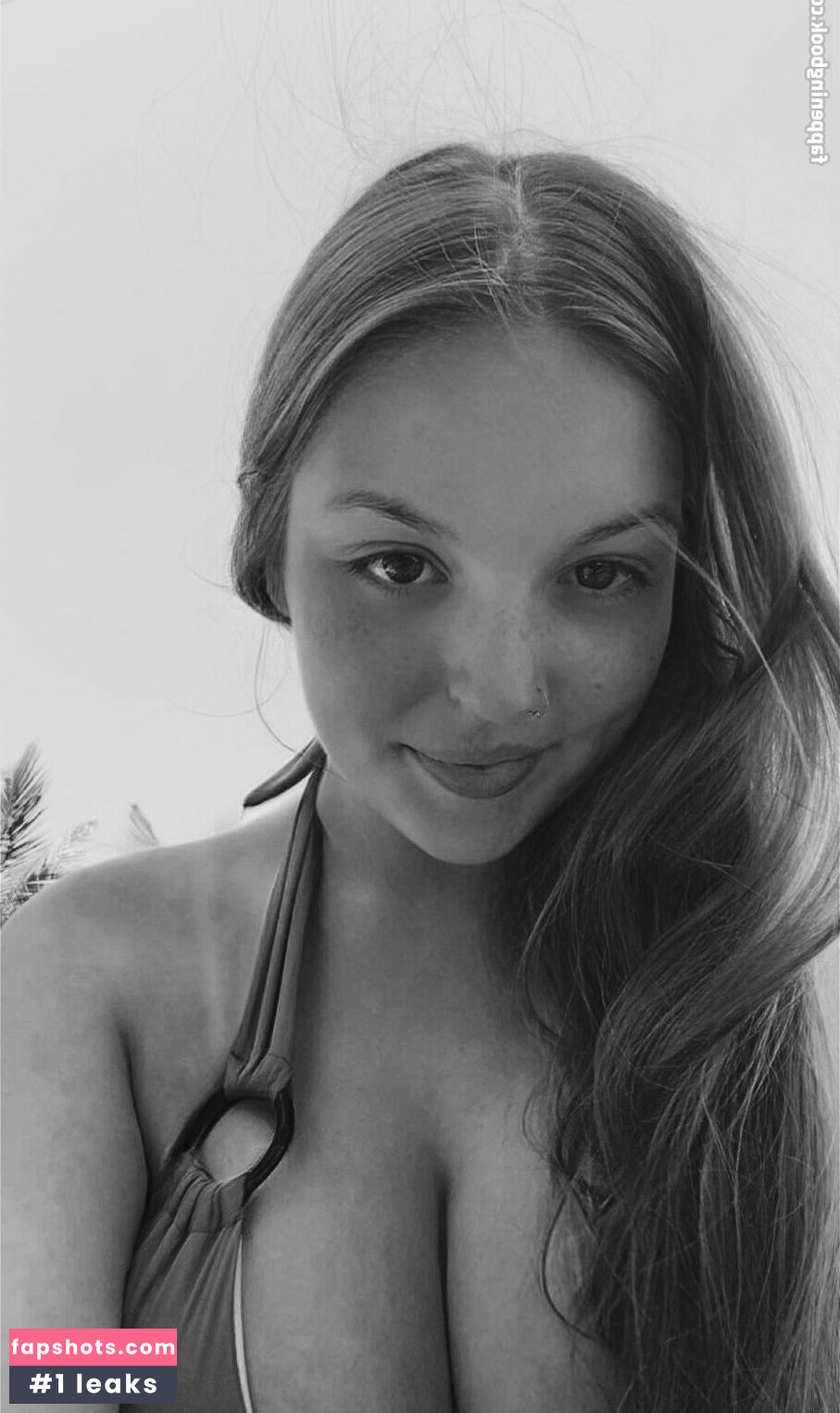 Lilli Applegate gallery photo #4