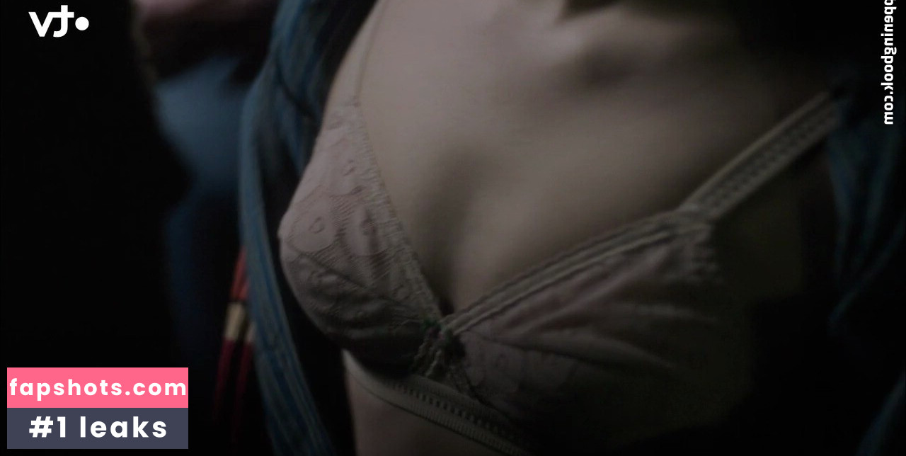 Lilly-Fleur Pointeaux gallery photo #15