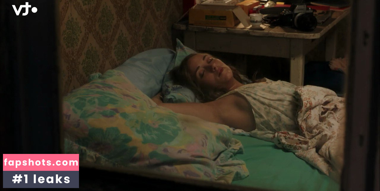 Lilly-Fleur Pointeaux gallery photo #7