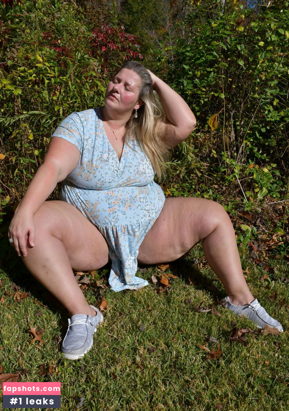 Lilly Hart gallery photo #3