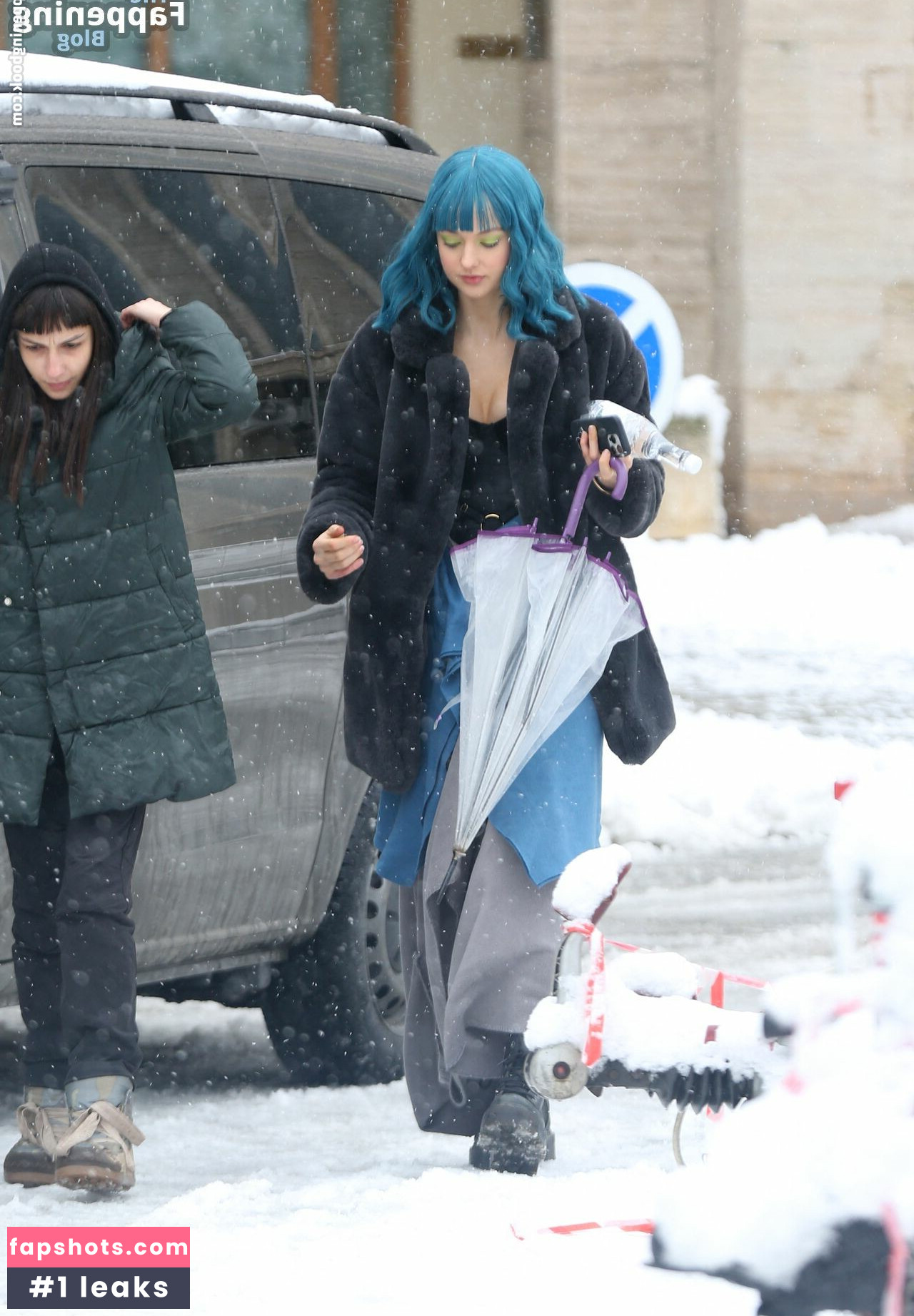 Lilly Krug gallery photo #19