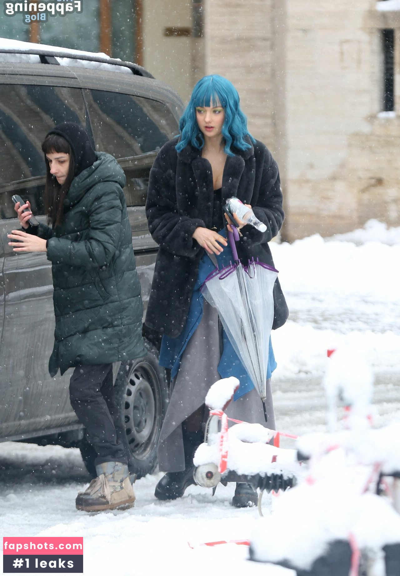 Lilly Krug gallery photo #20