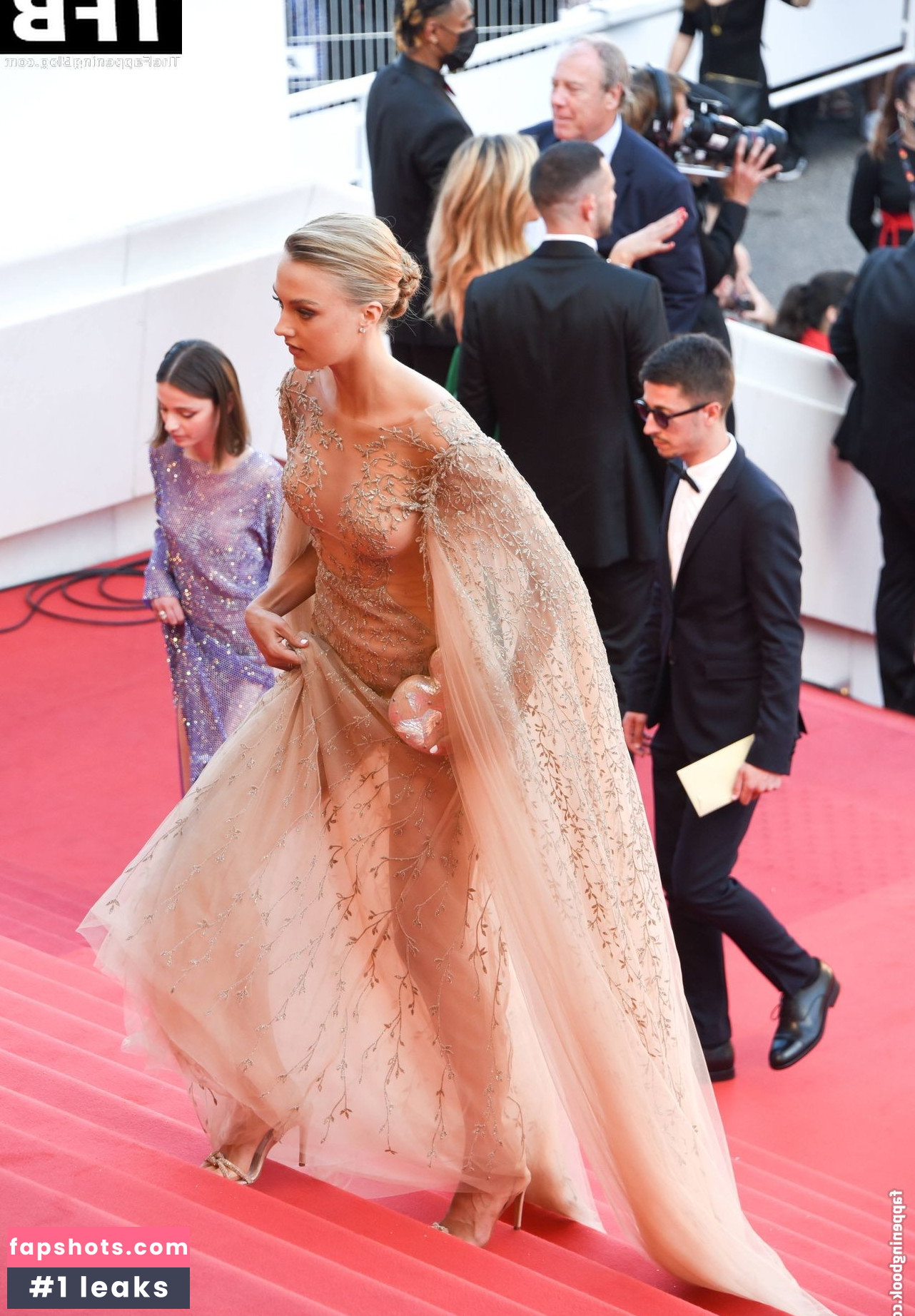 Lilly Krug gallery photo #23