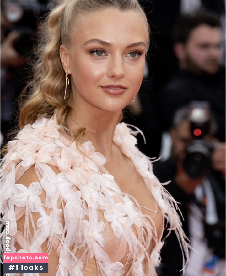 Lilly Krug gallery photo #4