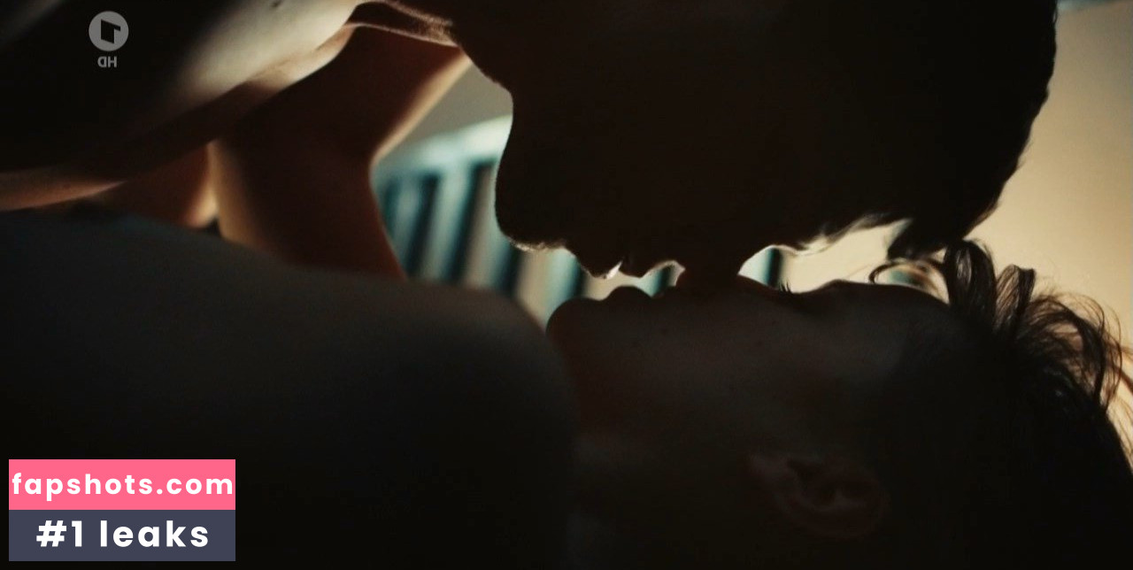 Lilly Menke nude babe gallery