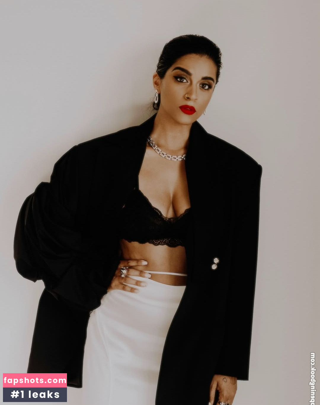 Lilly Singh gallery photo #34