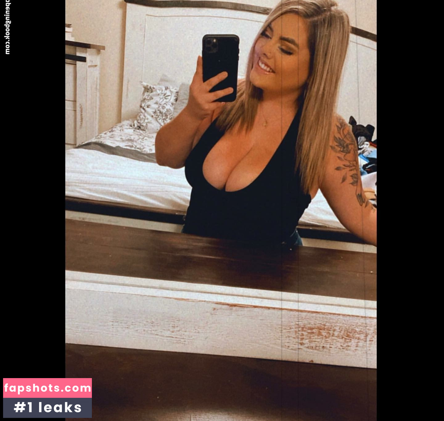 Lilly Zamora gallery photo #13