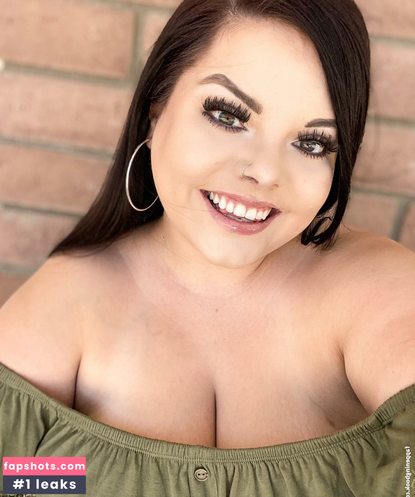 Lilly Zamora gallery photo #15