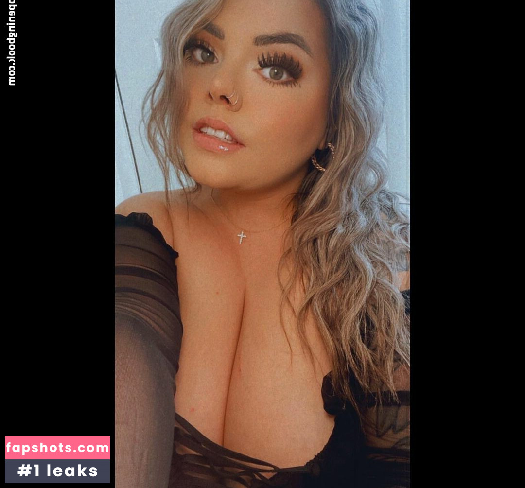 Lilly Zamora gallery photo #21