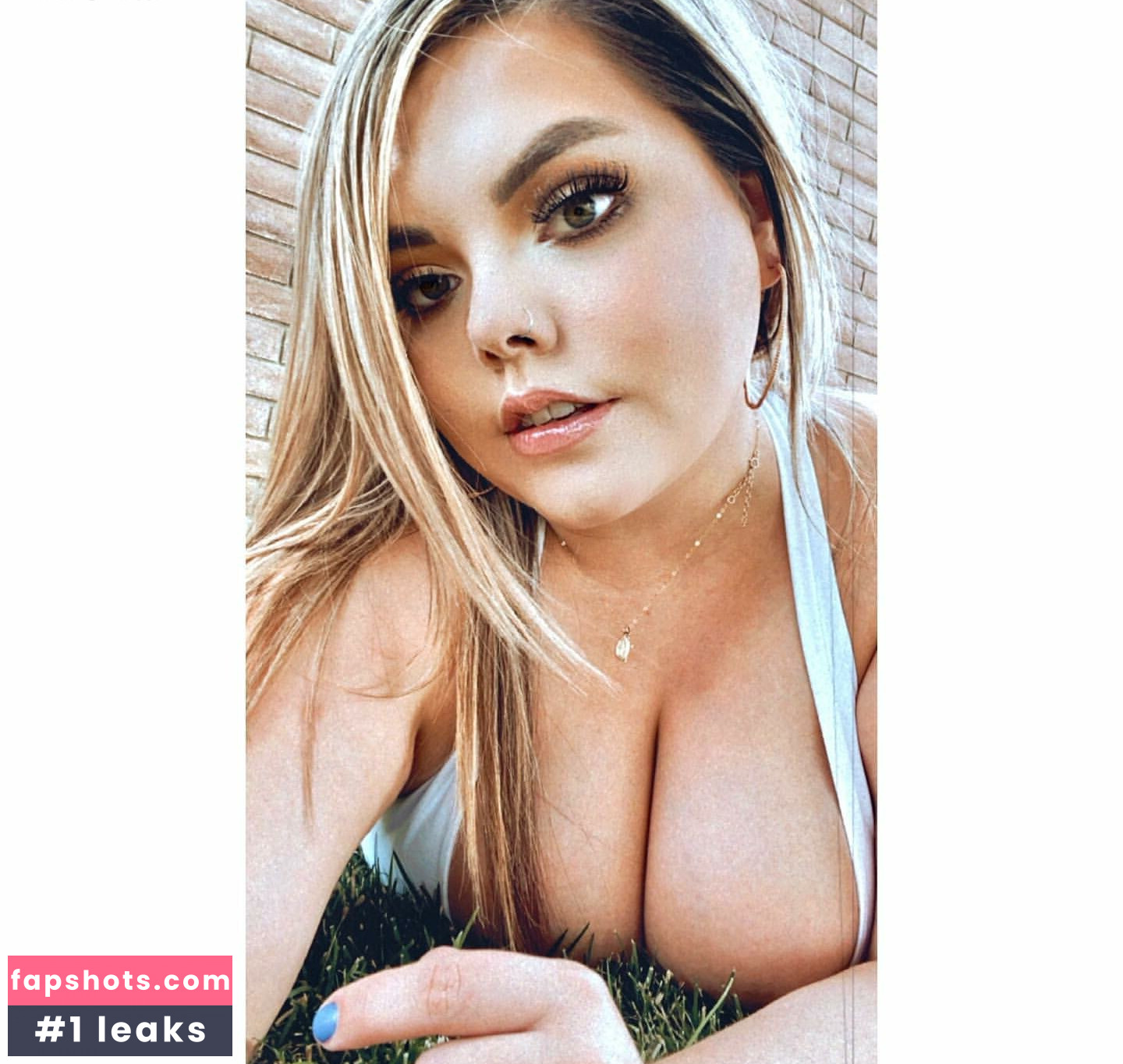 Lilly Zamora gallery photo #27