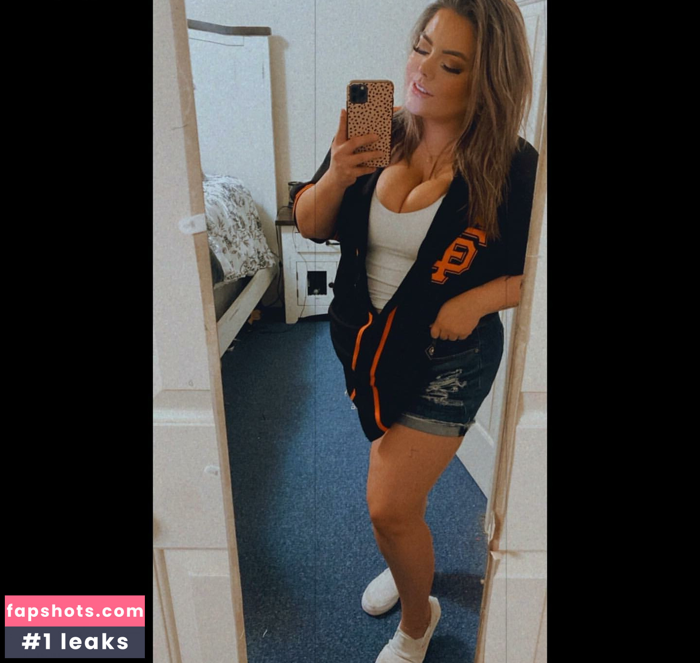 Lilly Zamora gallery photo #33