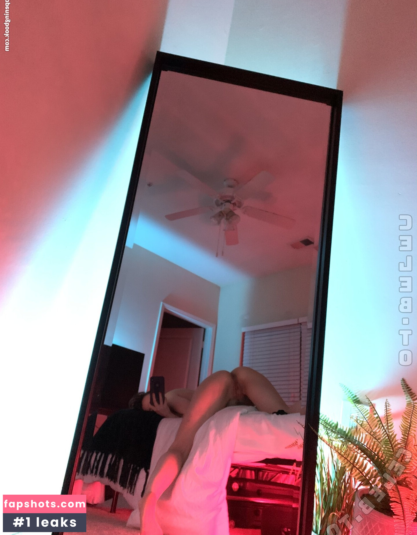 LillyyLuna gallery photo #3